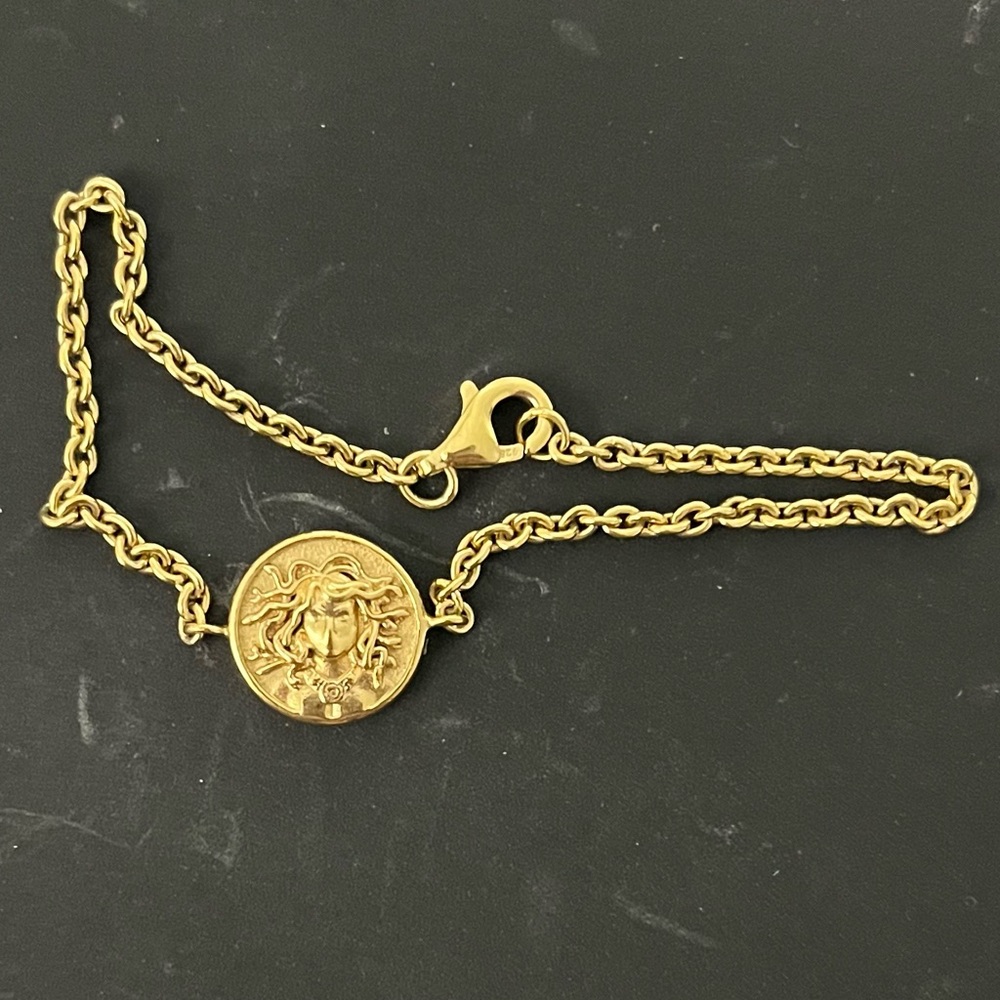 Gold Chain Necklace with Medusa Pendant